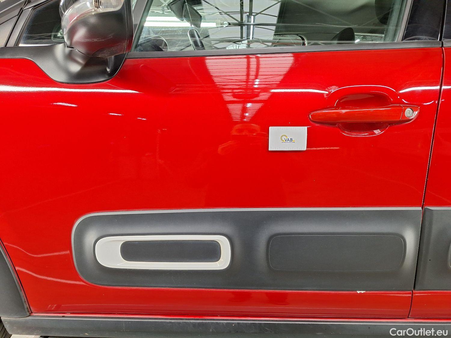  Citroen  C3 Citroën,  FL'20, Citroën  1.2 PureTech 83 S&S MAN Shine 5d #26