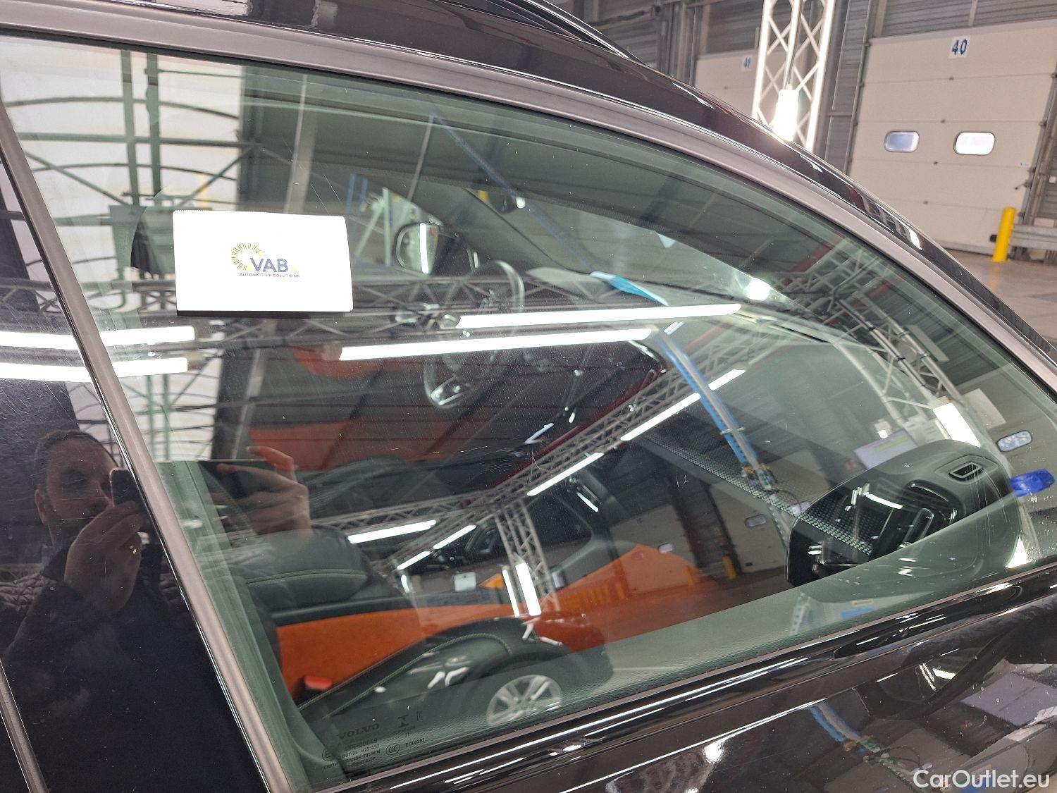  Volvo  XC 40 Volvo, XC40 '17, Volvo XC40 T4 Recharge Geartronic R-Design 5d #38