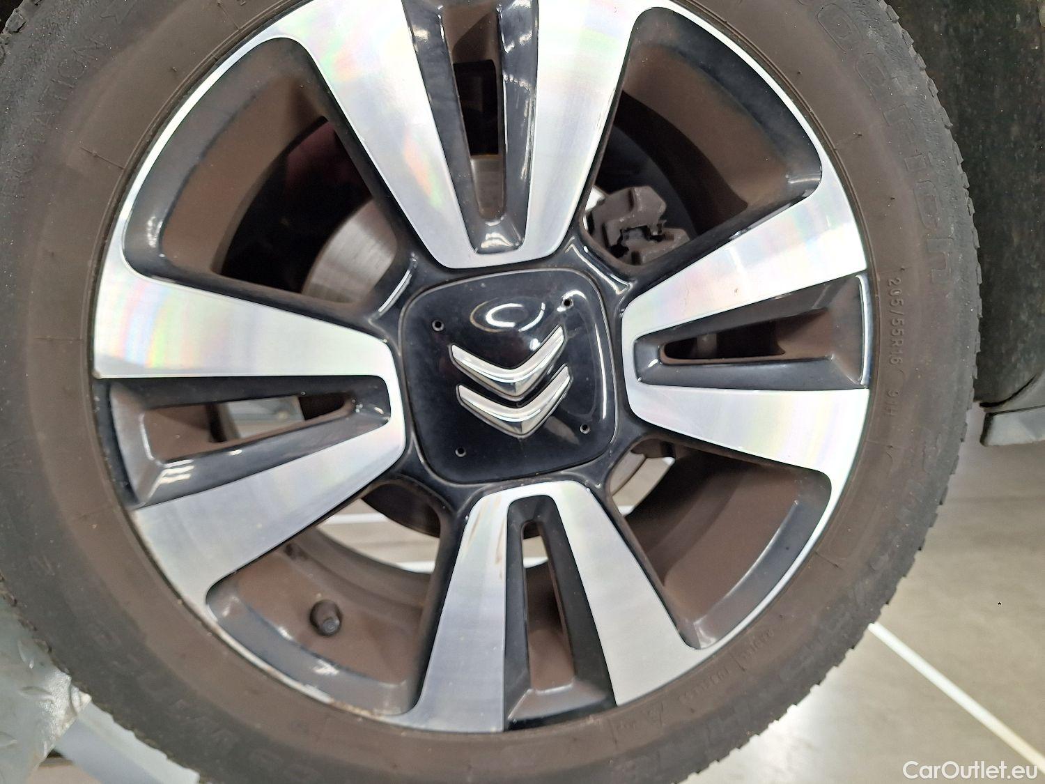  Citroen  C3 Citroën,  FL'20, Citroën  1.2 PureTech 83 S&S MAN Shine 5d #1