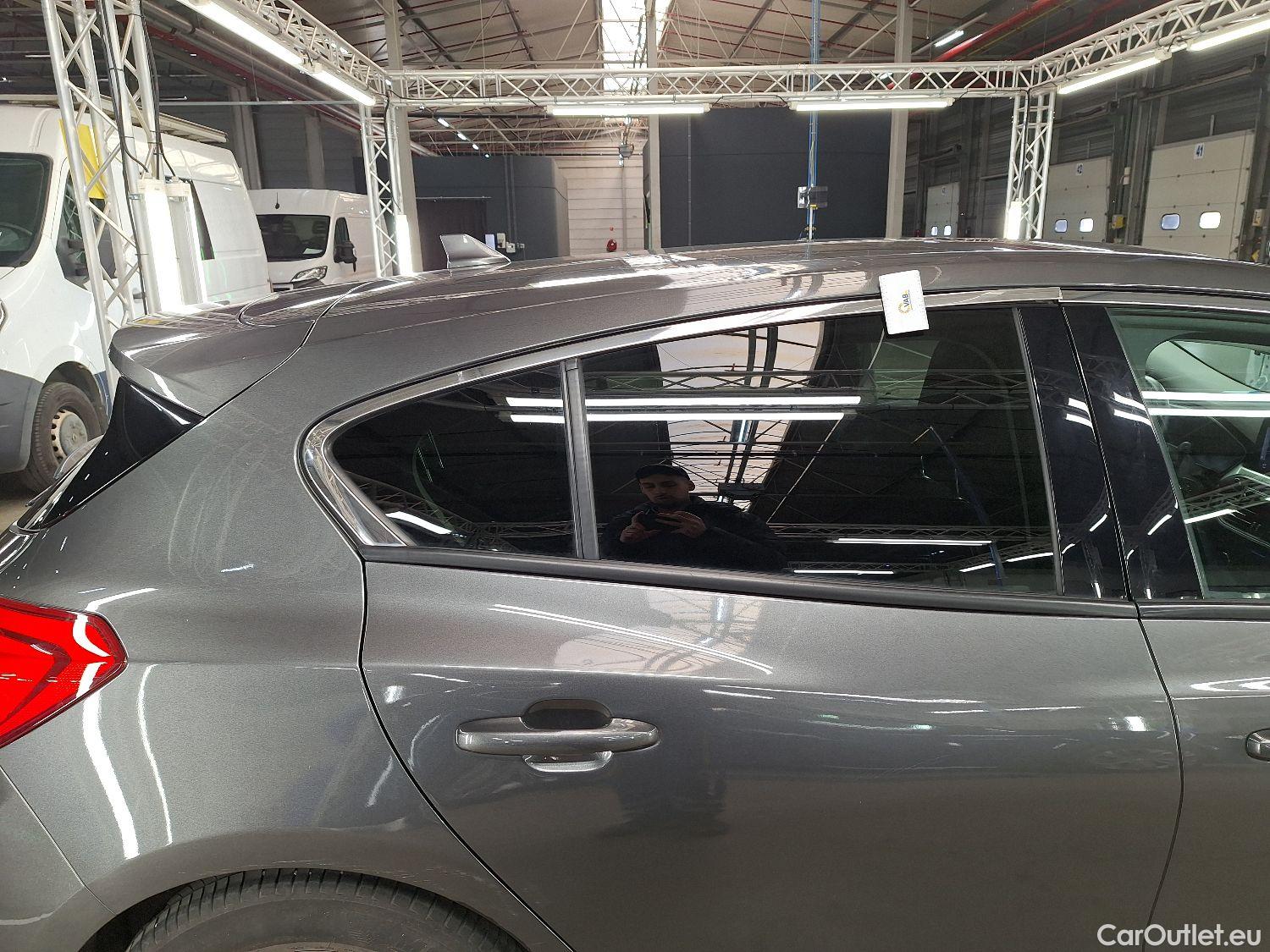  Ford  Focus Ford,  '18, Ford  1.0i EcoB. 74kW Trend Ed. Business 5d #32