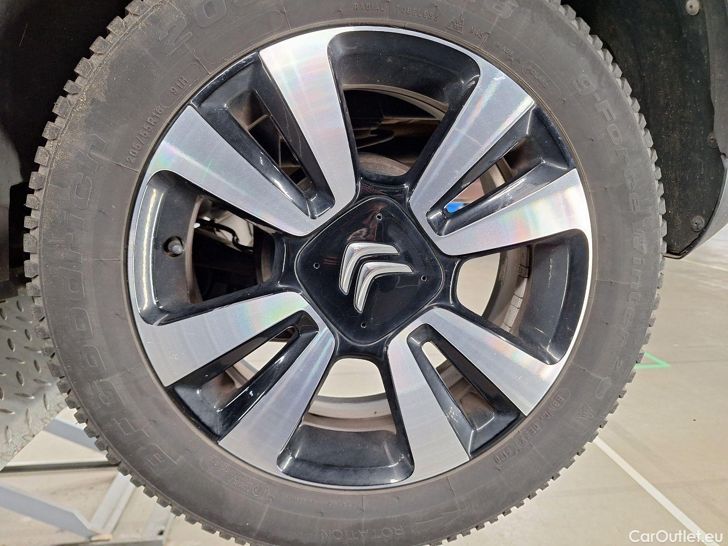  Citroen  C3 Citroën,  FL'20, Citroën  1.2 PureTech 83 S&S MAN Shine 5d #3