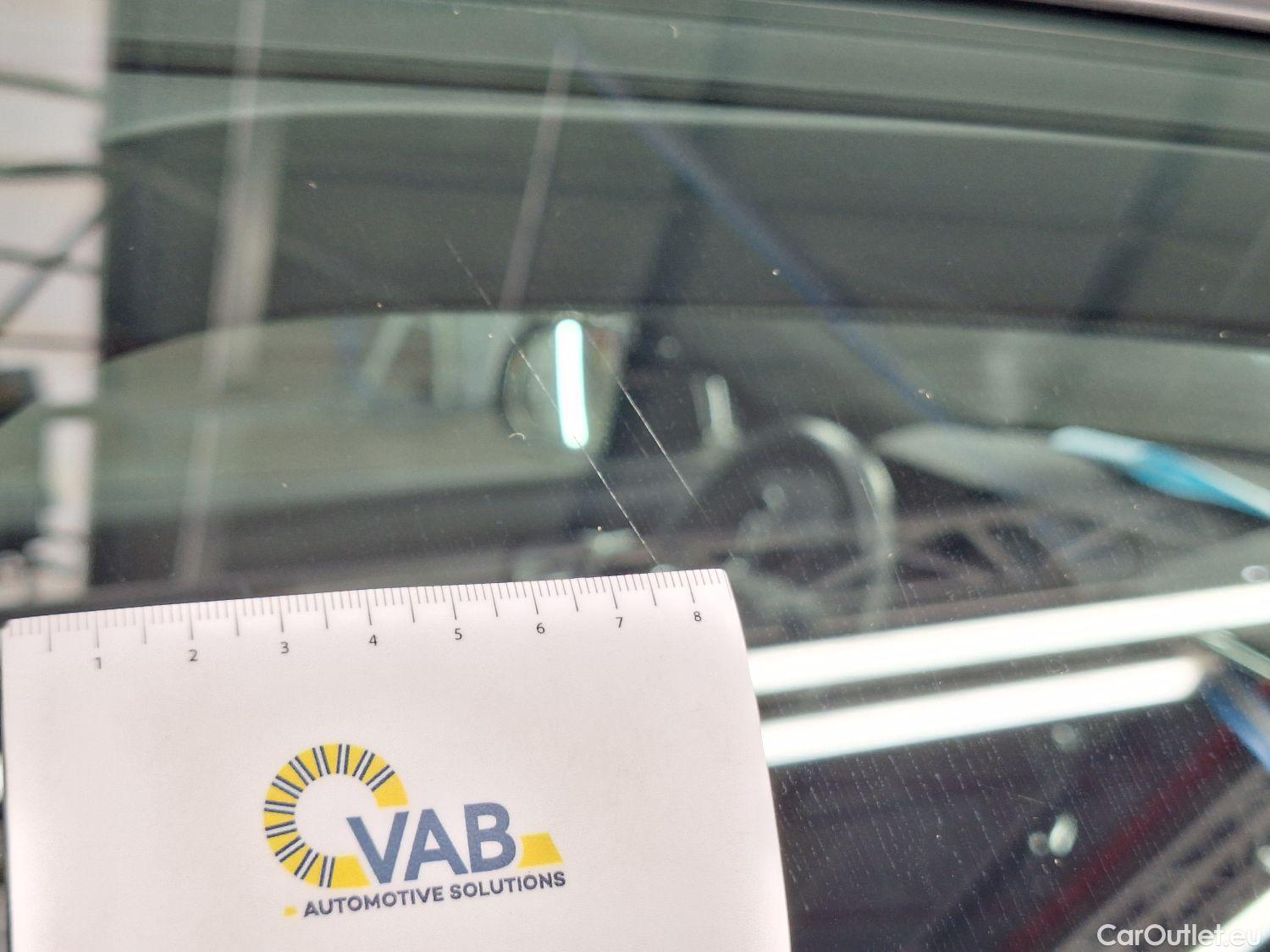  Volvo  XC 40 Volvo, XC40 '17, Volvo XC40 T4 Recharge Geartronic R-Design 5d #39