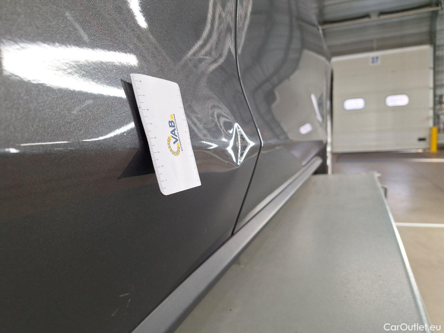  Ford  Focus Ford,  '18, Ford  1.0i EcoB. 74kW Trend Ed. Business 5d #16