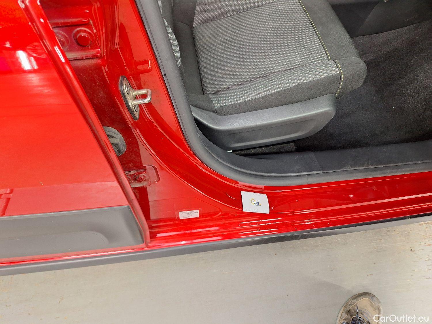  Citroen  C3 Citroën,  FL'20, Citroën  1.2 PureTech 83 S&S MAN Shine 5d #30