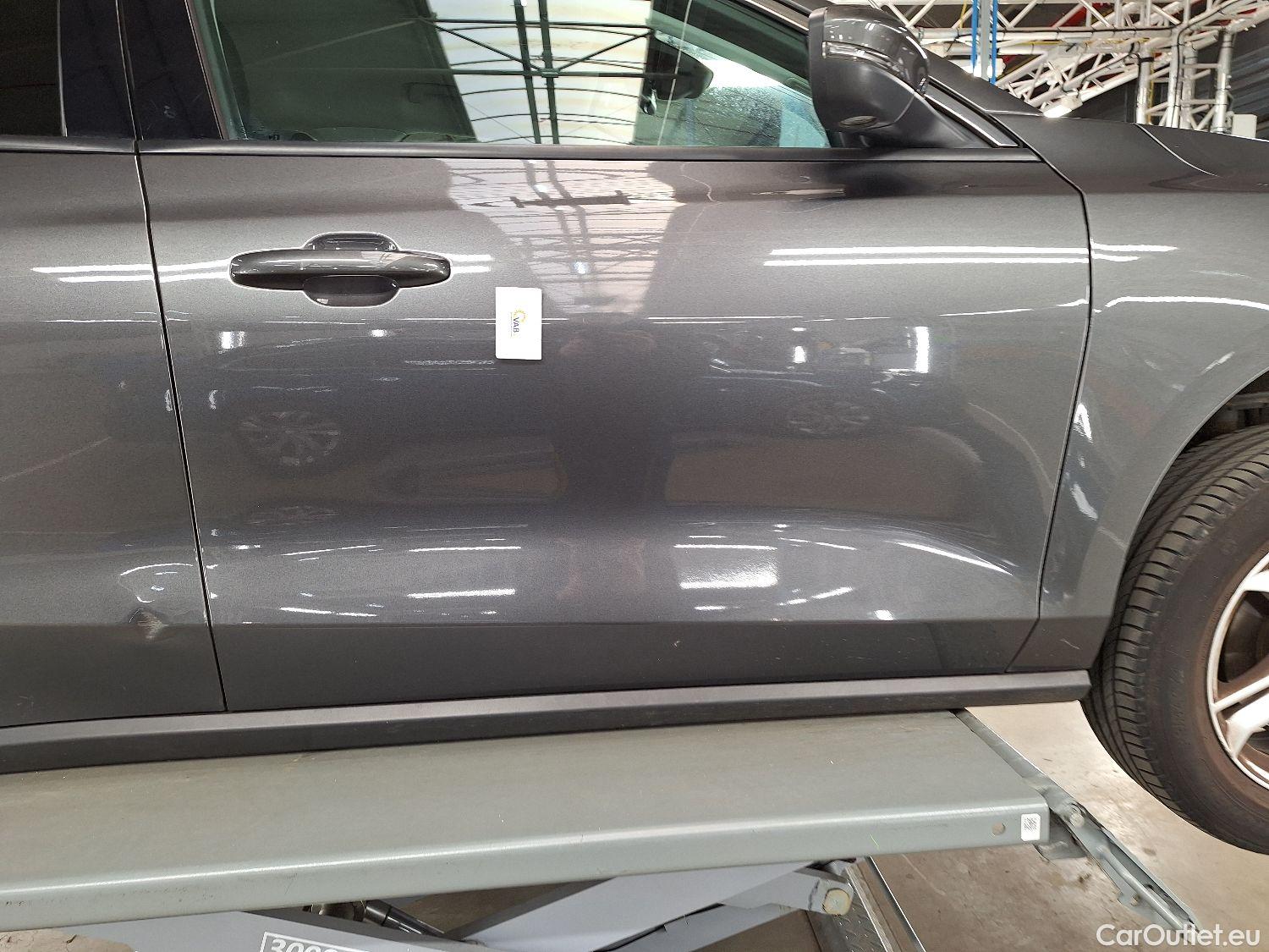  Ford  Focus Ford,  '18, Ford  1.0i EcoB. 74kW Trend Ed. Business 5d #14