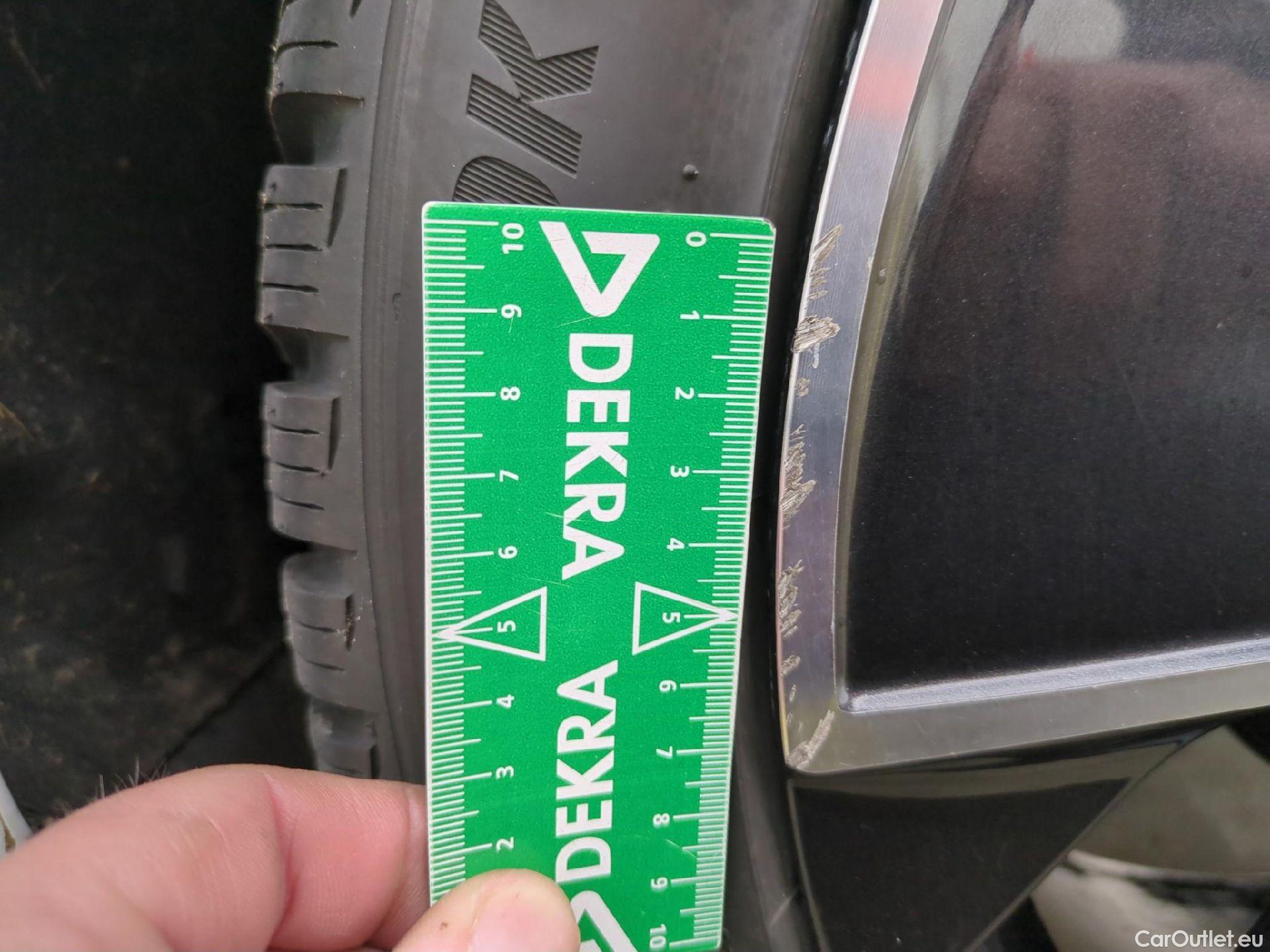  Skoda  Octavia SKODA  Combi / 2020 / 5P / Break 1.4 TSI PHEV iV 204 DSG6e Business #9