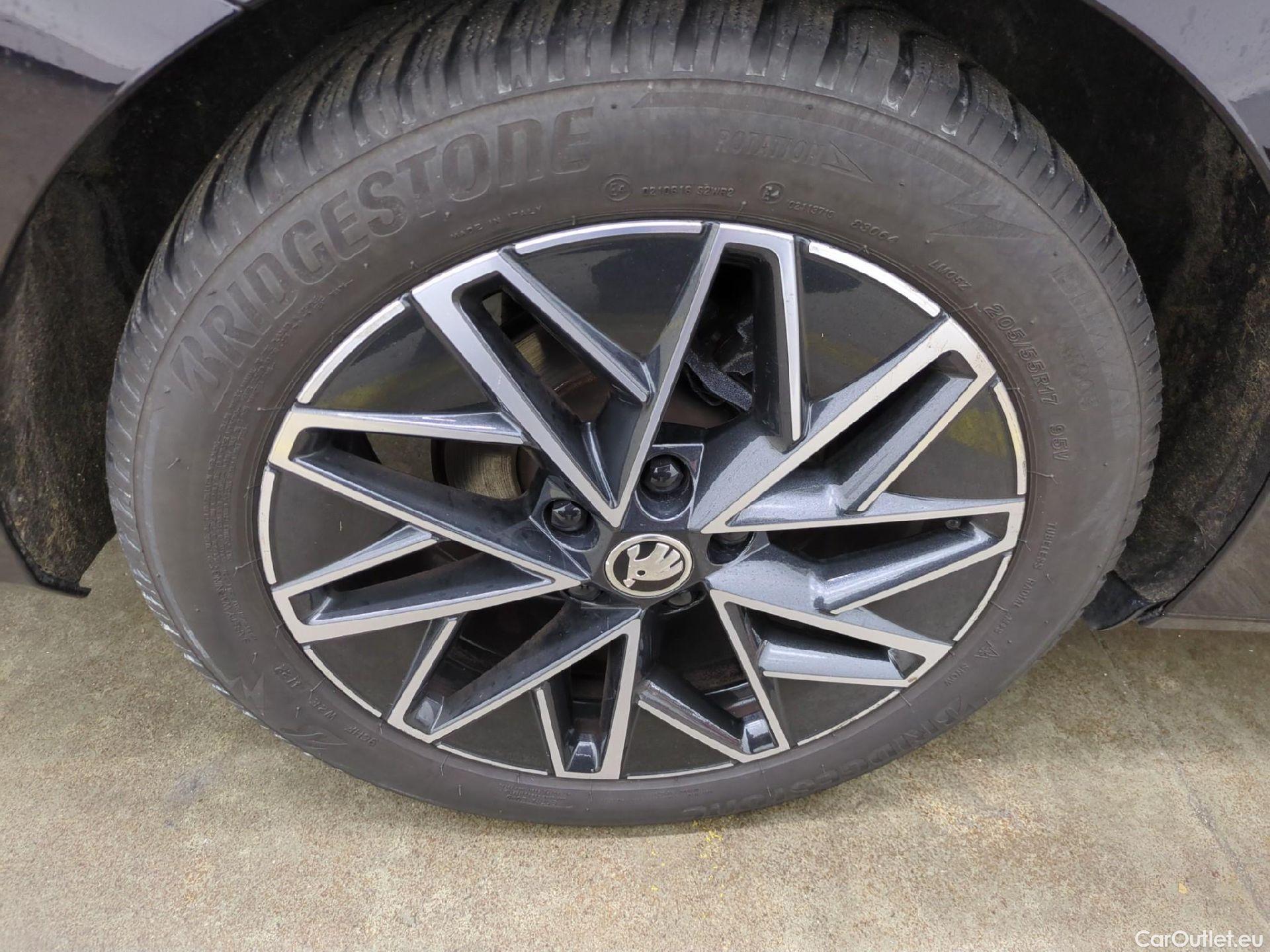  Skoda  Octavia SKODA  / 2020 / 5P / Berline 1.5 TSI mHEV e-TEC 150 DSG7 Sportline #10