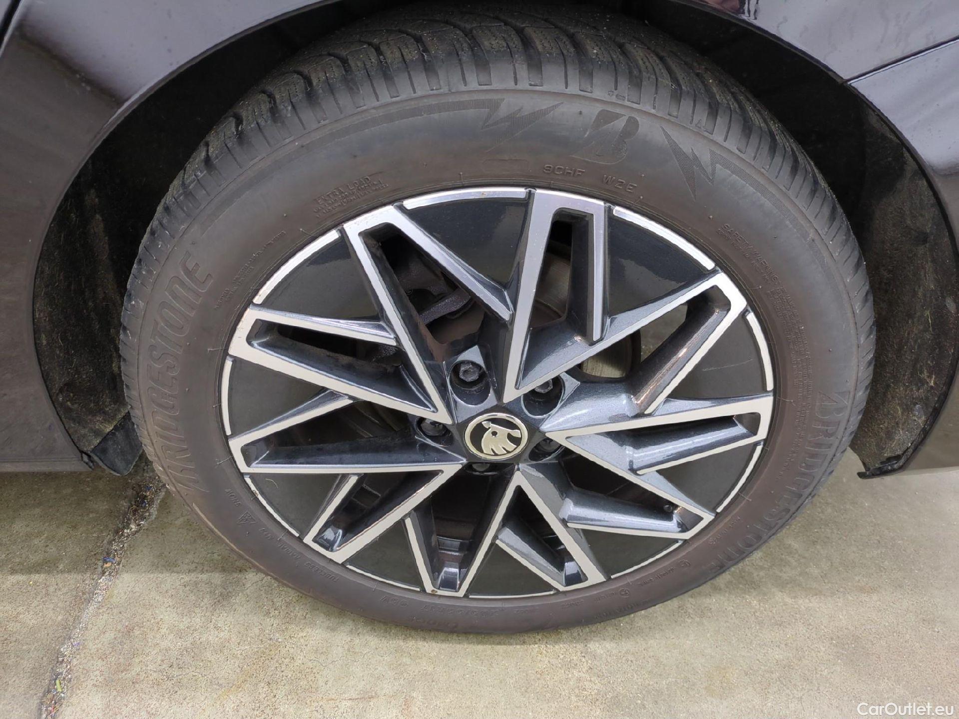  Skoda  Octavia SKODA  / 2020 / 5P / Berline 1.5 TSI mHEV e-TEC 150 DSG7 Sportline #9