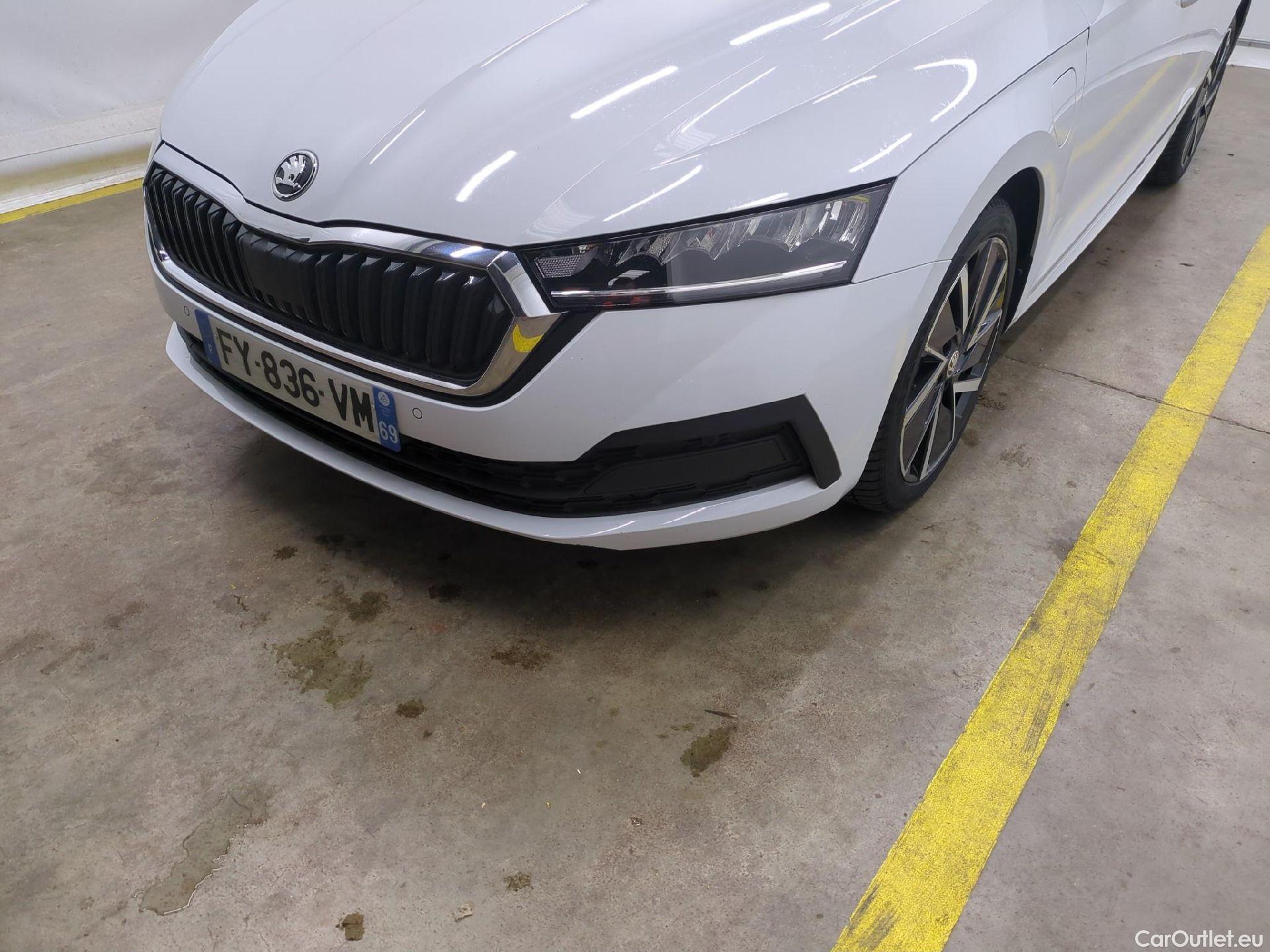  Skoda  Octavia SKODA  Combi / 2020 / 5P / Break 1.4 TSI PHEV iV 204 DSG6e Business #34