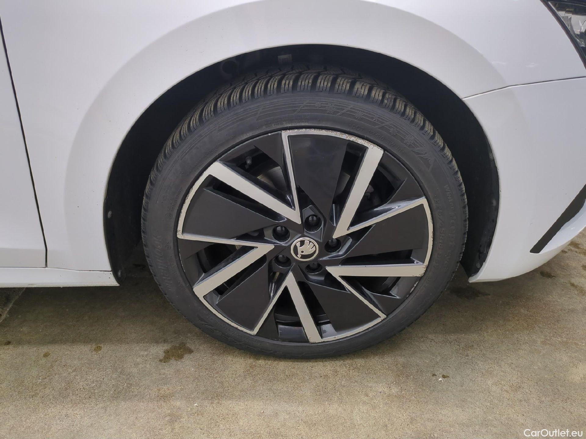  Skoda  Octavia SKODA  Combi / 2020 / 5P / Break 1.4 TSI PHEV iV 204 DSG6e Business #21