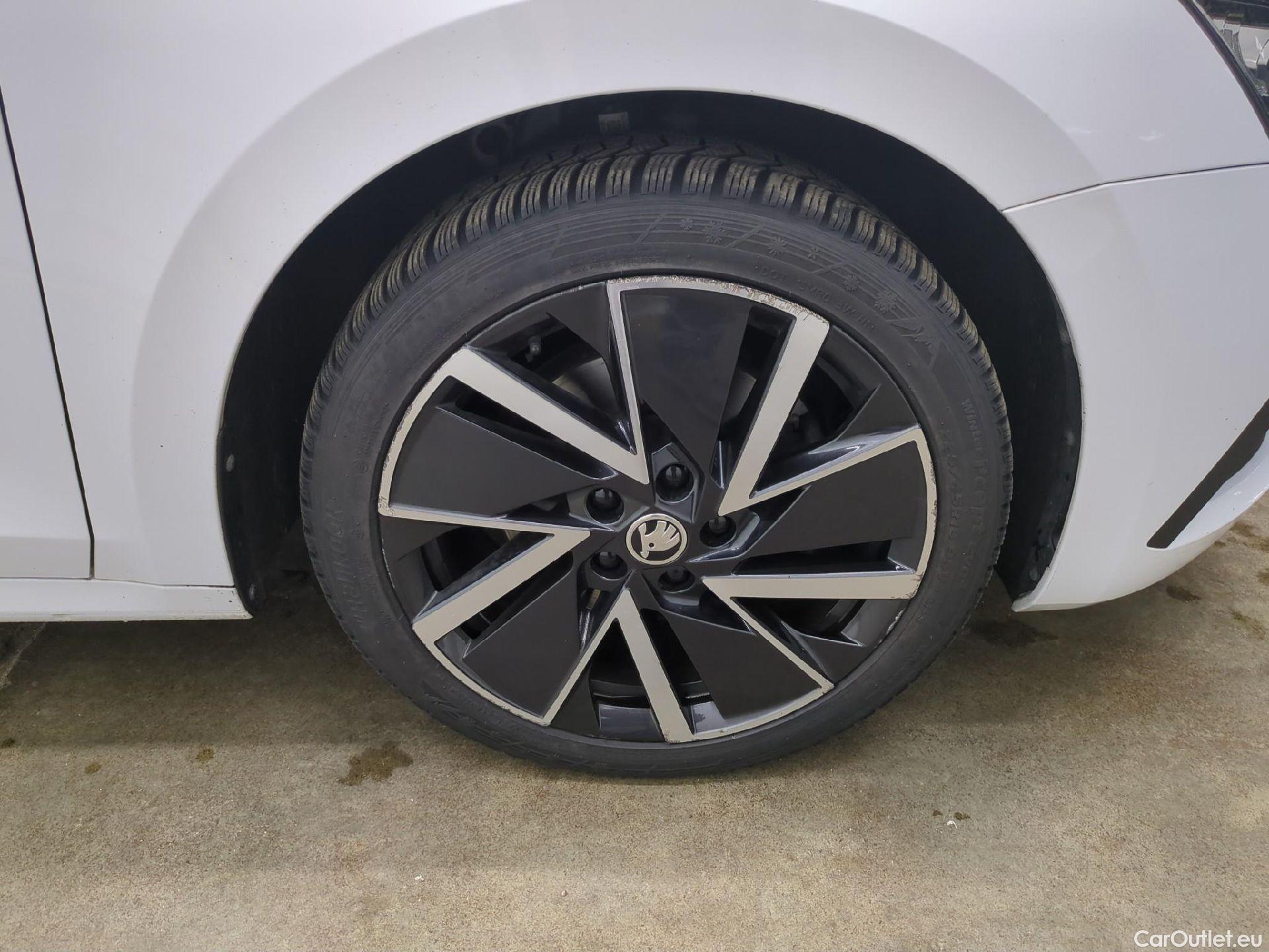  Skoda  Octavia SKODA  Combi / 2020 / 5P / Break 1.4 TSI PHEV iV 204 DSG6e Business #20