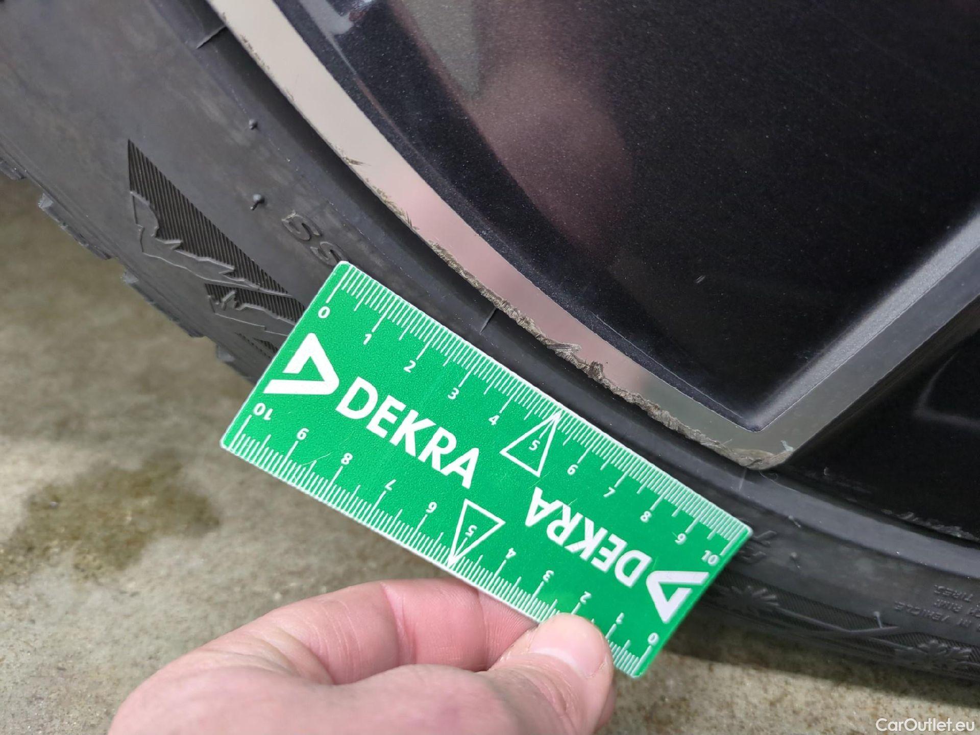  Skoda  Octavia SKODA  Combi / 2020 / 5P / Break 1.4 TSI PHEV iV 204 DSG6e Business #26