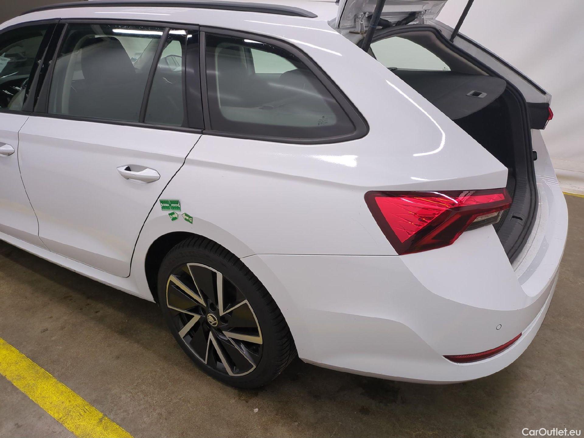  Skoda  Octavia SKODA  Combi / 2020 / 5P / Break 1.4 TSI PHEV iV 204 DSG6e Business #38