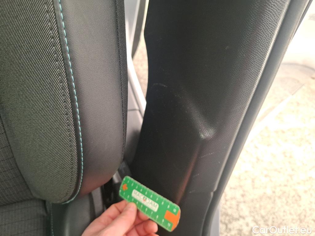  Peugeot  2008  Allure Pack 1.5 HDi 130CV BVA8 E6d #33