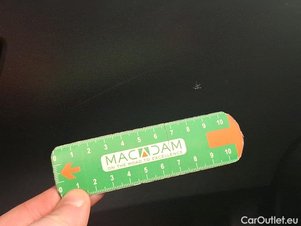  Peugeot  2008  Allure Pack 1.5 HDi 130CV BVA8 E6d #32