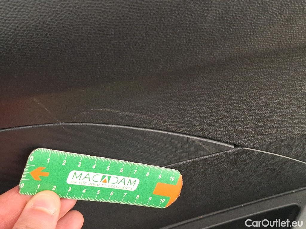  Peugeot  2008  Allure Pack 1.5 HDi 130CV BVA8 E6d #43