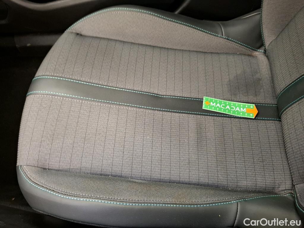  Peugeot  2008  Allure Pack 1.2 PureTech 130CV BVA8 E6d #52