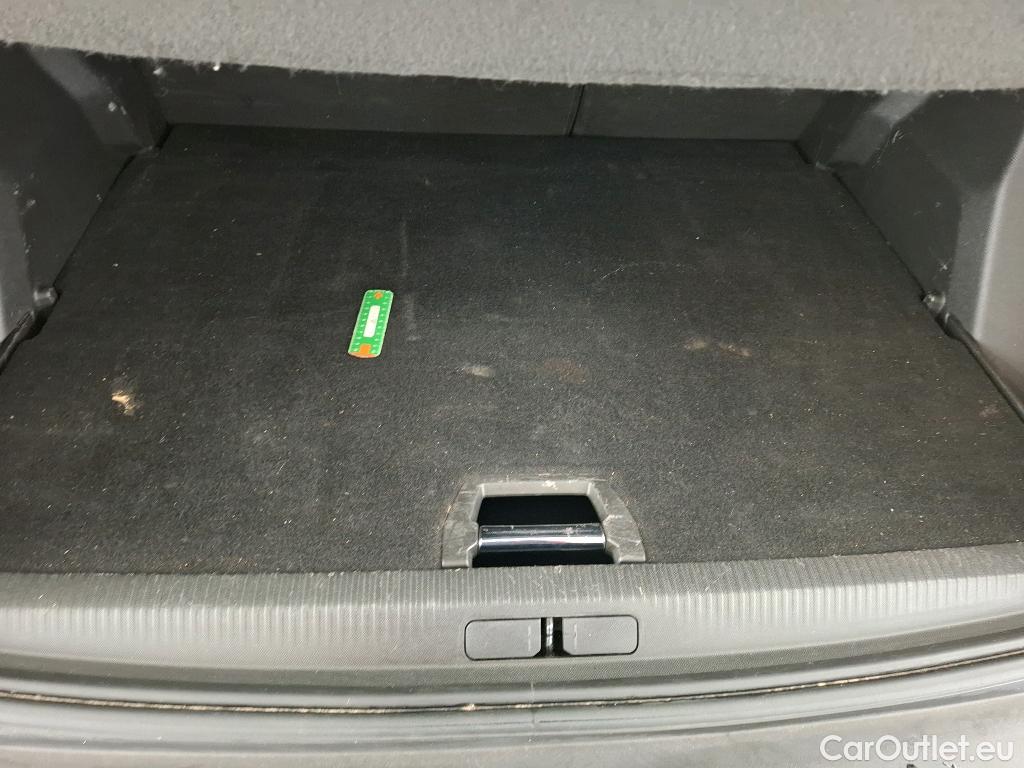  Peugeot  2008  Allure Business 1.5 HDi 130CV BVA8 E6d #20