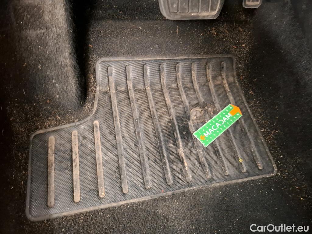  Peugeot  2008  Allure Pack 1.2 PureTech 130CV BVA8 E6d #37