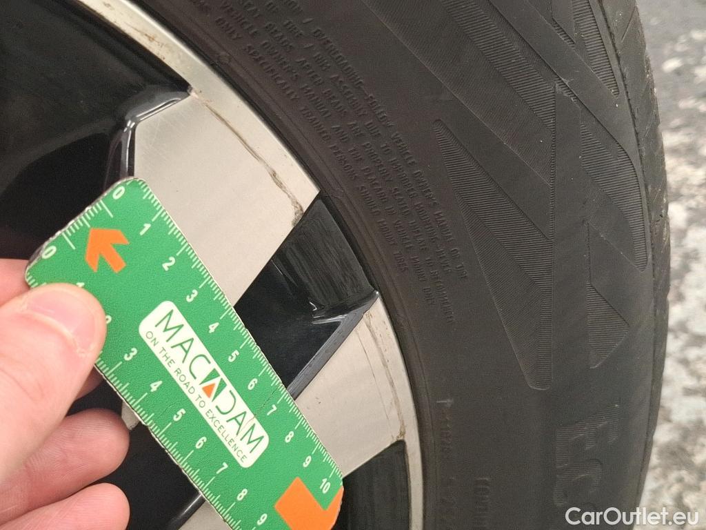  Peugeot  2008  Allure Pack 1.5 HDi 130CV BVA8 E6d #26