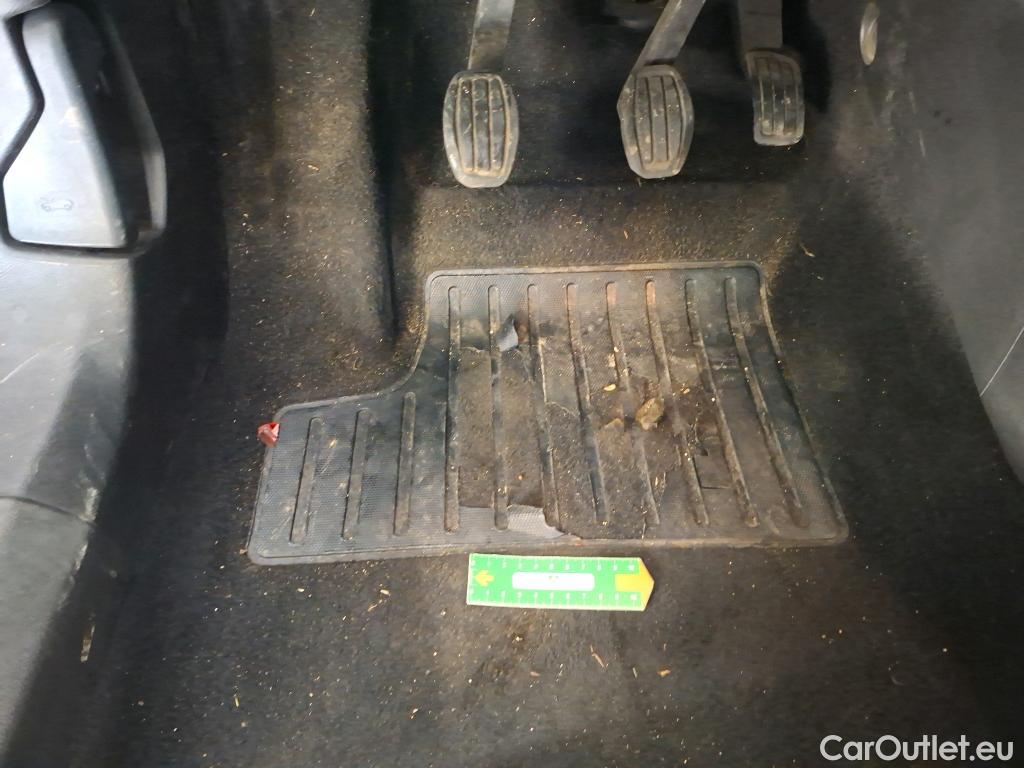  Peugeot  2008  Active Pack 1.5 HDi 110CV BVM6 E6d #4