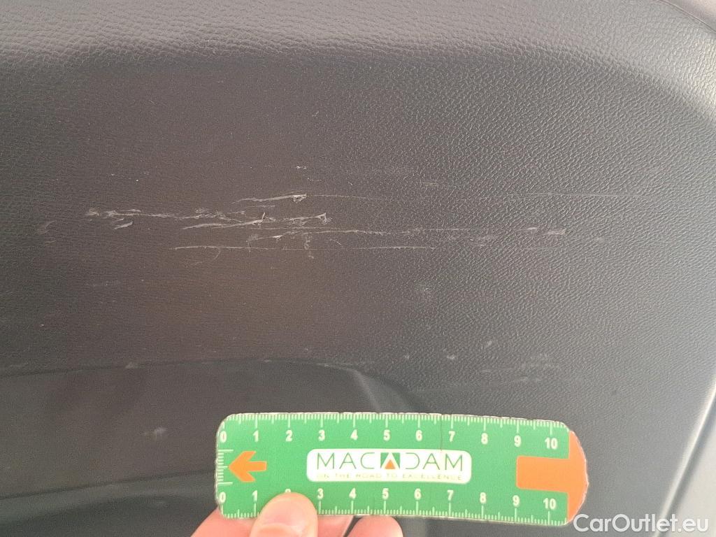  Peugeot  2008  Allure Pack 1.5 HDi 130CV BVA8 E6d #45