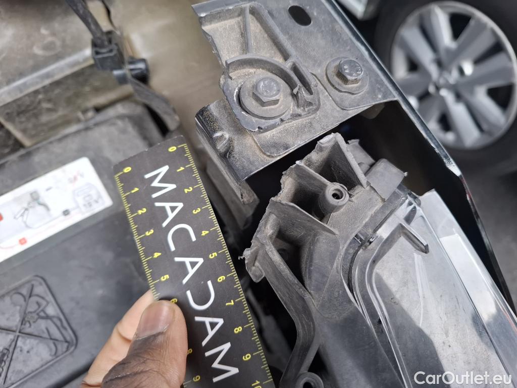  Peugeot  2008  Allure Pack 1.2 PureTech 130CV BVA8 E6d #48