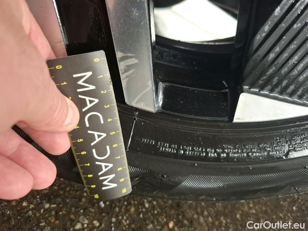  Peugeot  2008  Allure 1.5 HDi 130CV BVA8 E6d #28