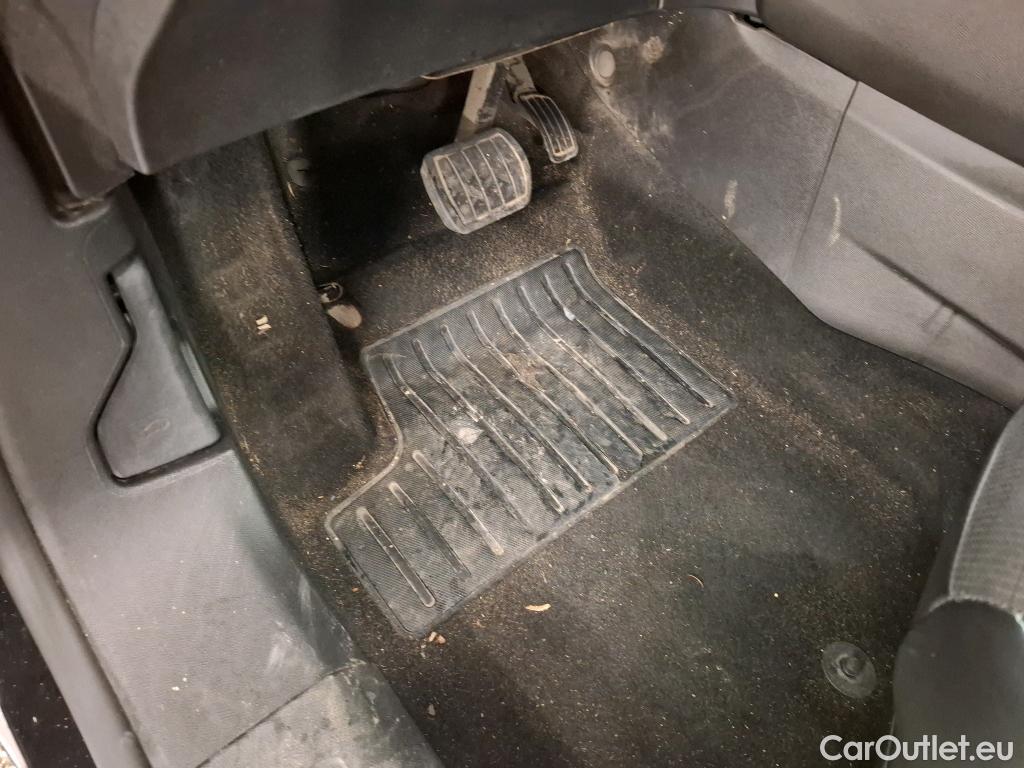  Peugeot  2008  Allure Pack 1.5 HDi 130CV BVA8 E6d #1