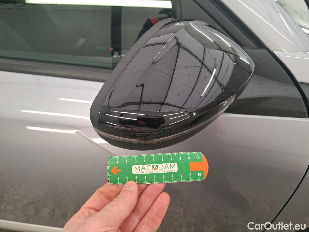  Peugeot  2008  Allure Pack 1.5 HDi 130CV BVA8 E6d #52