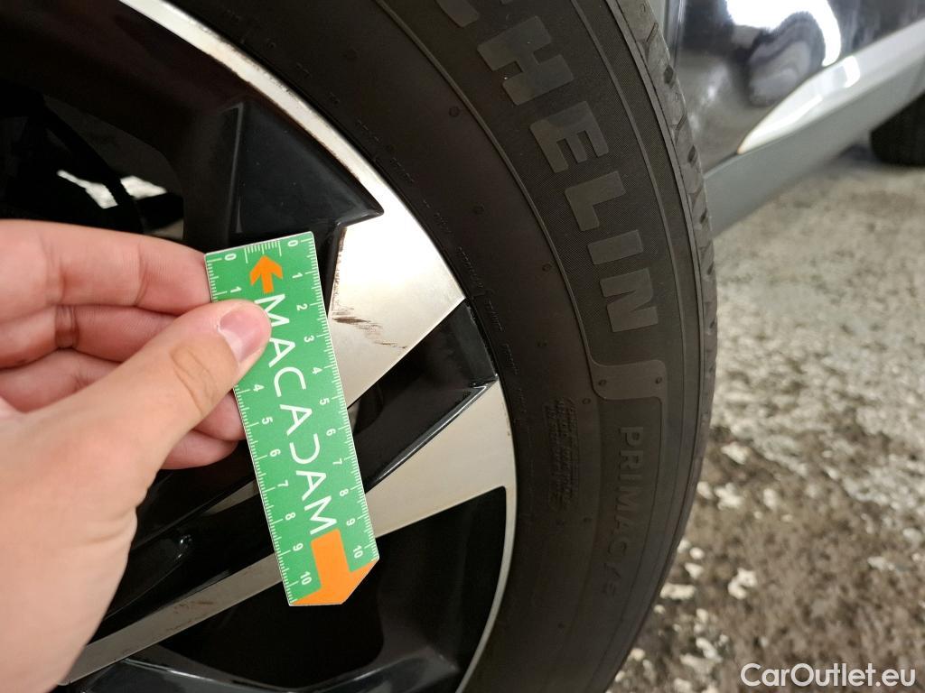  Peugeot  2008  Allure Pack 1.2 PureTech 130CV BVA8 E6d #28