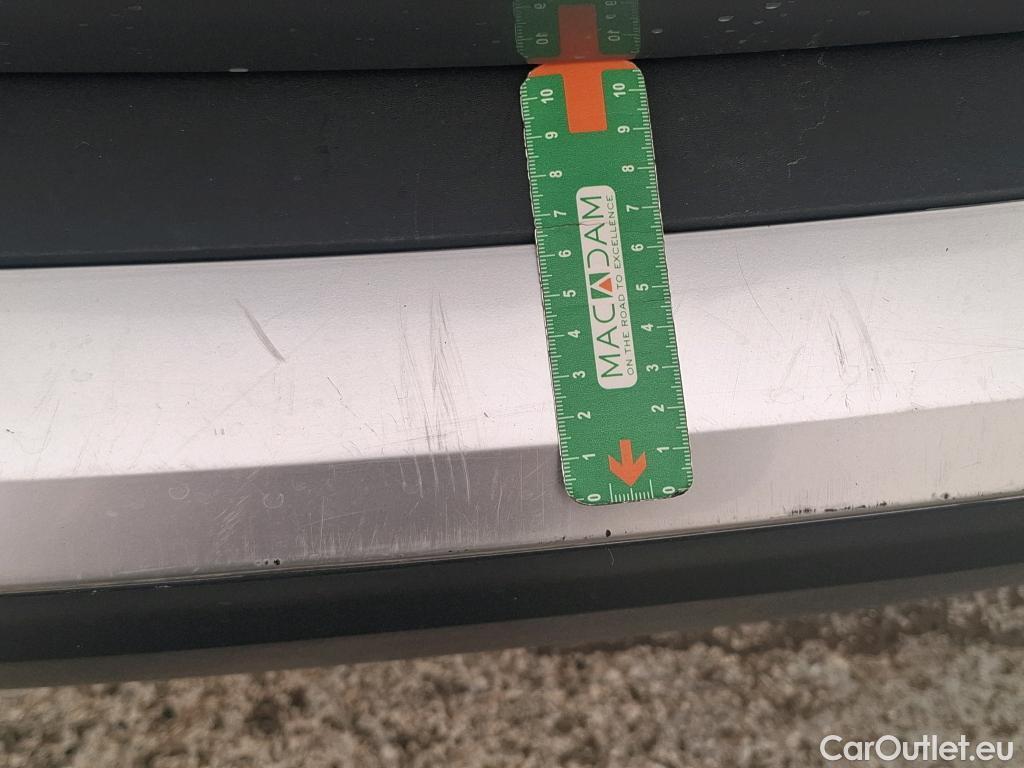  Peugeot  2008  Allure Pack 1.5 HDi 130CV BVA8 E6d #19