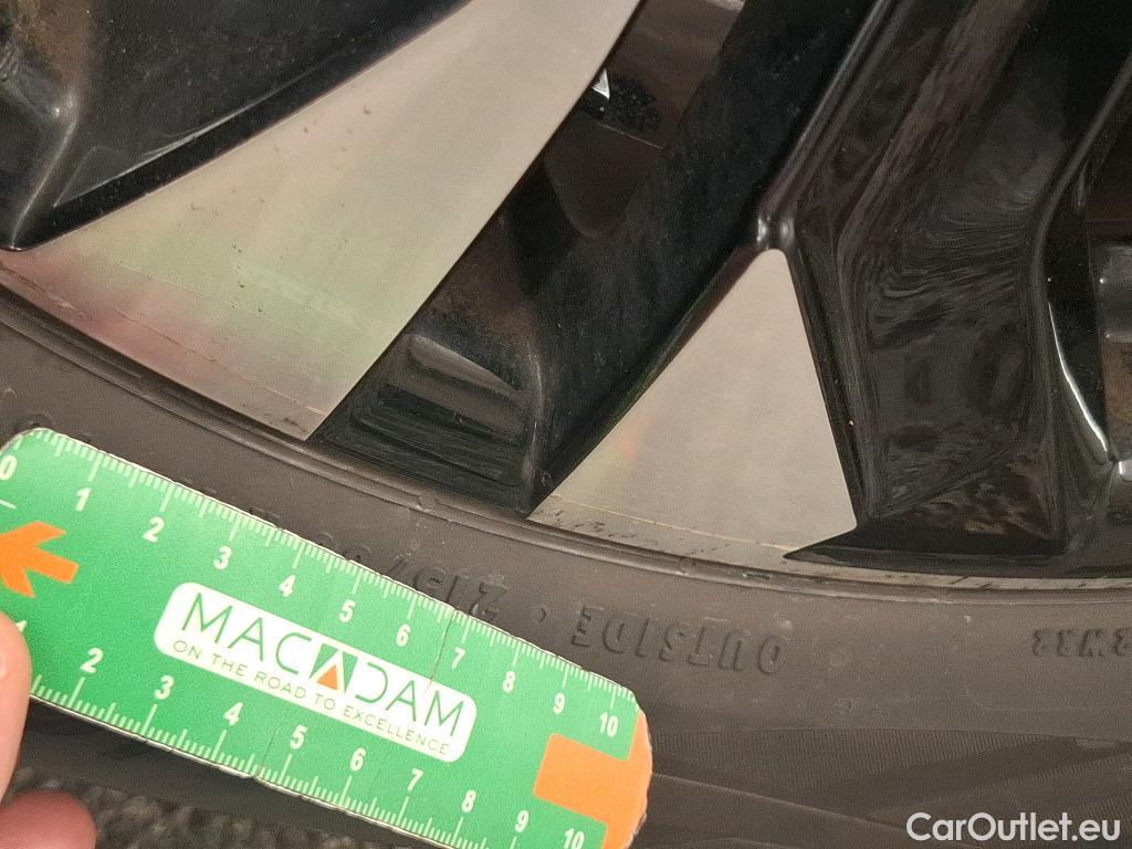  Peugeot  2008  Allure Pack 1.5 HDi 130CV BVA8 E6d #28