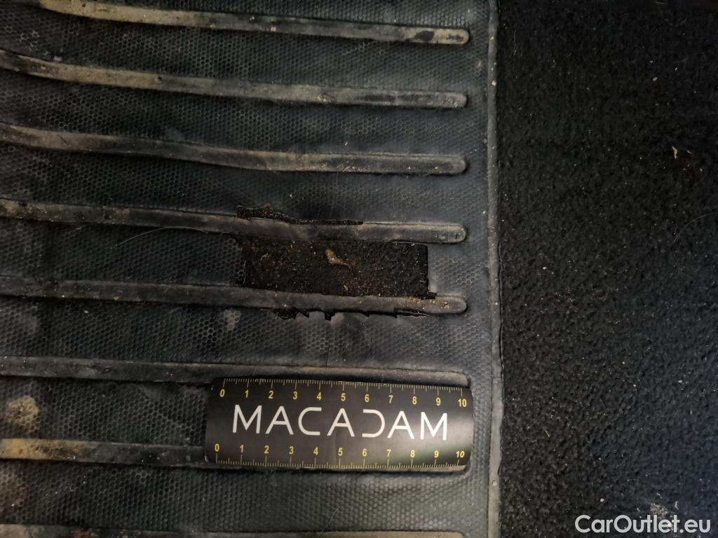  Peugeot  2008  Allure 1.5 HDi 130CV BVA8 E6d #20