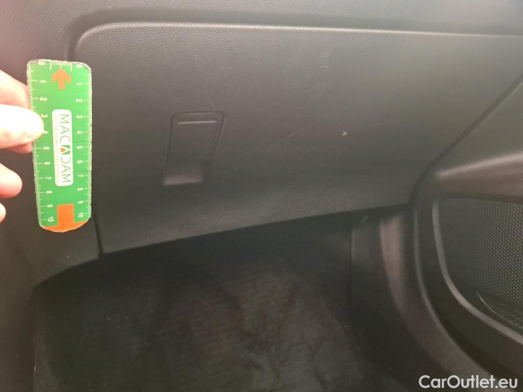  Peugeot  2008  Allure Pack 1.5 HDi 130CV BVA8 E6d #30