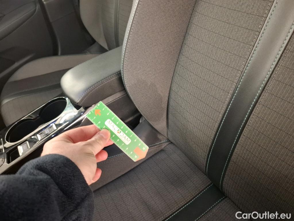  Peugeot  2008  Allure Pack 1.5 HDi 130CV BVA8 E6d #12