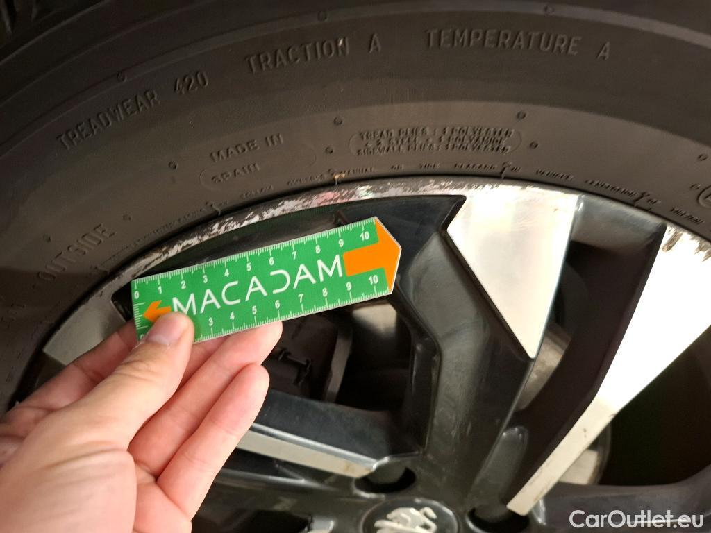  Peugeot  2008  Allure Pack 1.2 PureTech 130CV BVA8 E6d #26