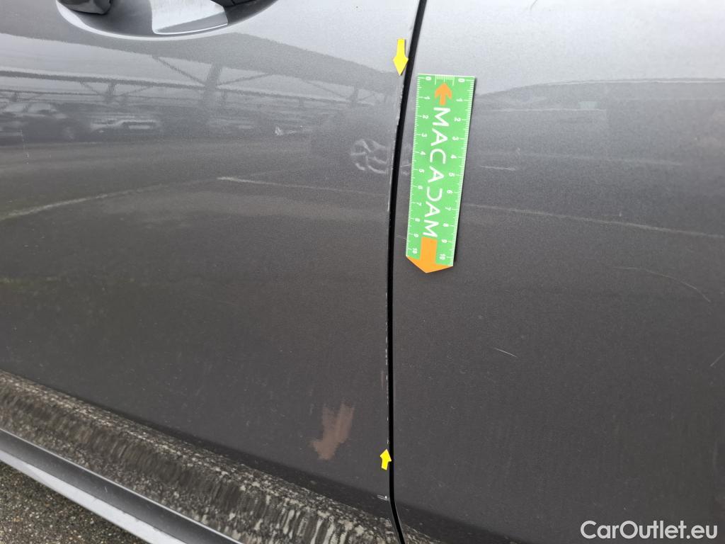  Mercedes  A-Klasse MERCEDES-BENZ Classe A Compact / 2018 / 5P / Berline A 180 d AMG Line #80