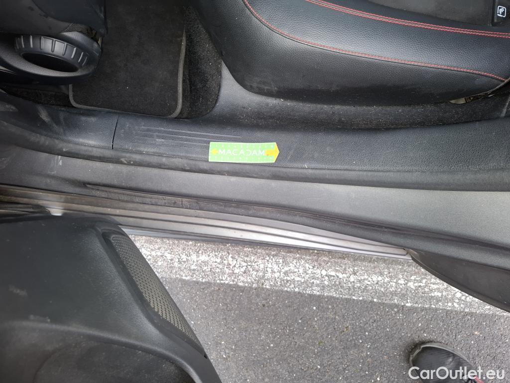  Mercedes  A-Klasse MERCEDES-BENZ Classe A Compact / 2018 / 5P / Berline A 180 d AMG Line #83