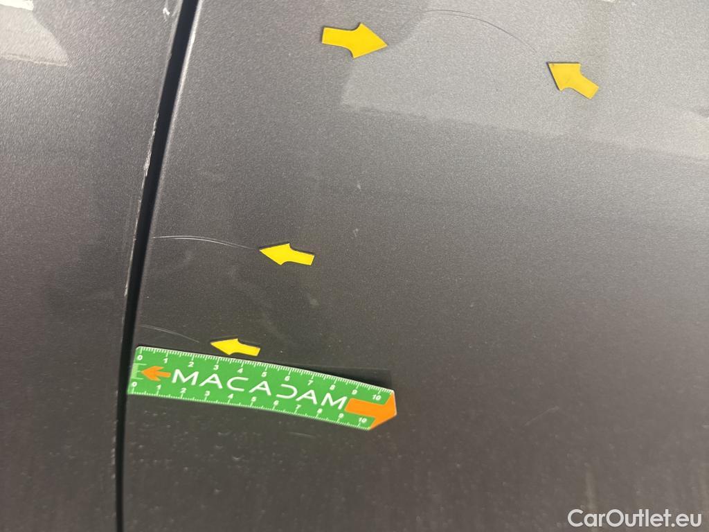  Mercedes  A-Klasse MERCEDES-BENZ Classe A Compact / 2018 / 5P / Berline A 180 d AMG Line #21