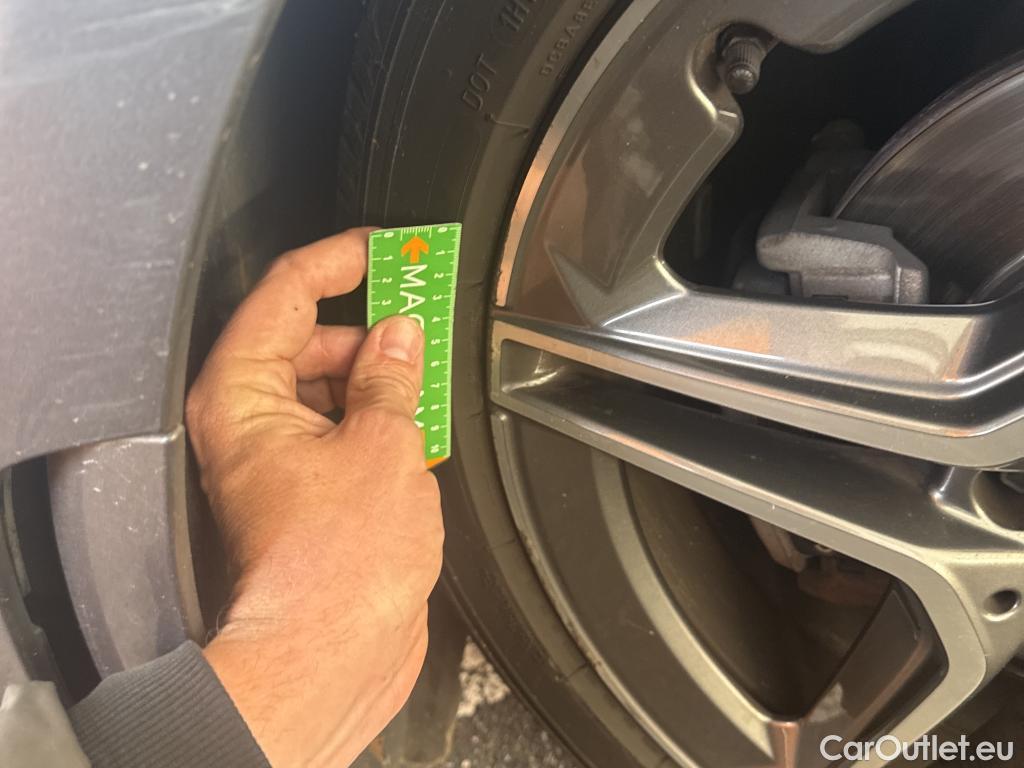  Mercedes  A-Klasse MERCEDES-BENZ Classe A Compact / 2018 / 5P / Berline A 180 d AMG Line #54