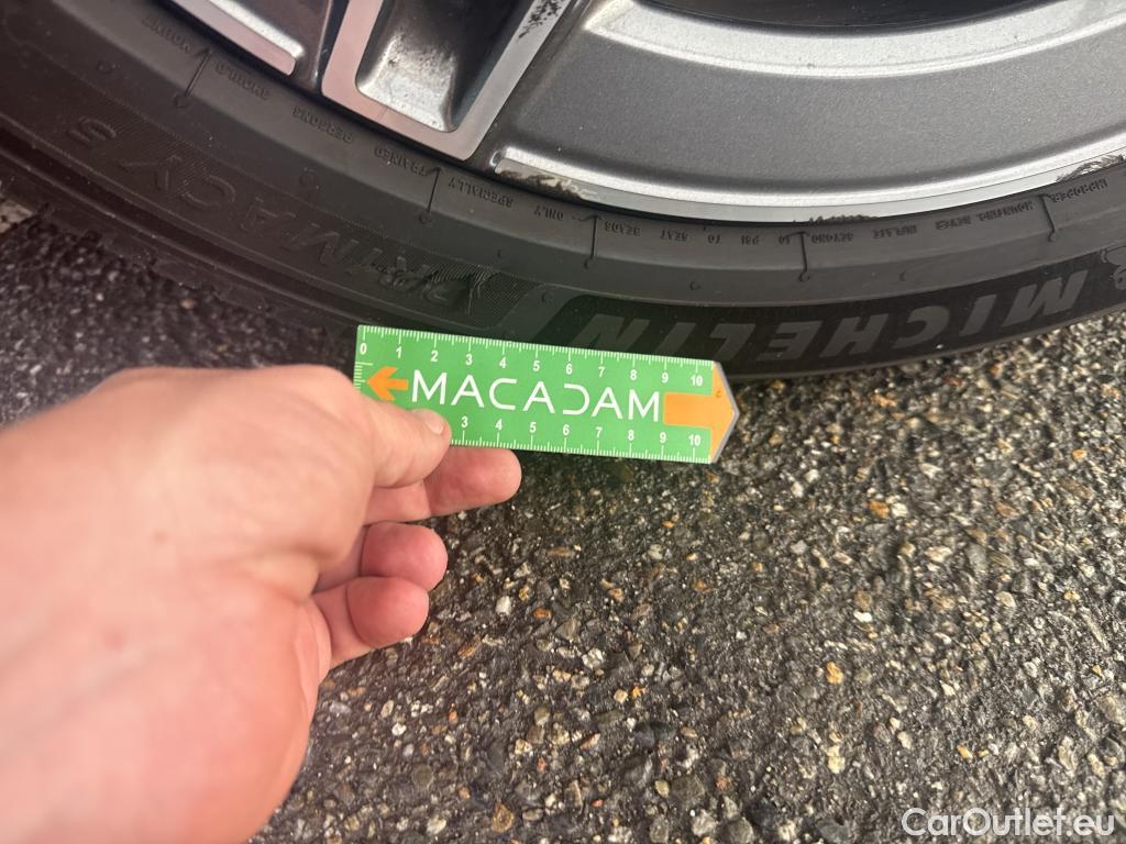  Mercedes  A-Klasse MERCEDES-BENZ Classe A Compact / 2018 / 5P / Berline A 180 d AMG Line #36