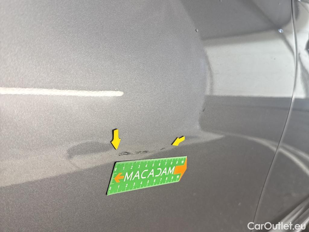  Mercedes  A-Klasse MERCEDES-BENZ Classe A Compact / 2018 / 5P / Berline A 180 d AMG Line #12