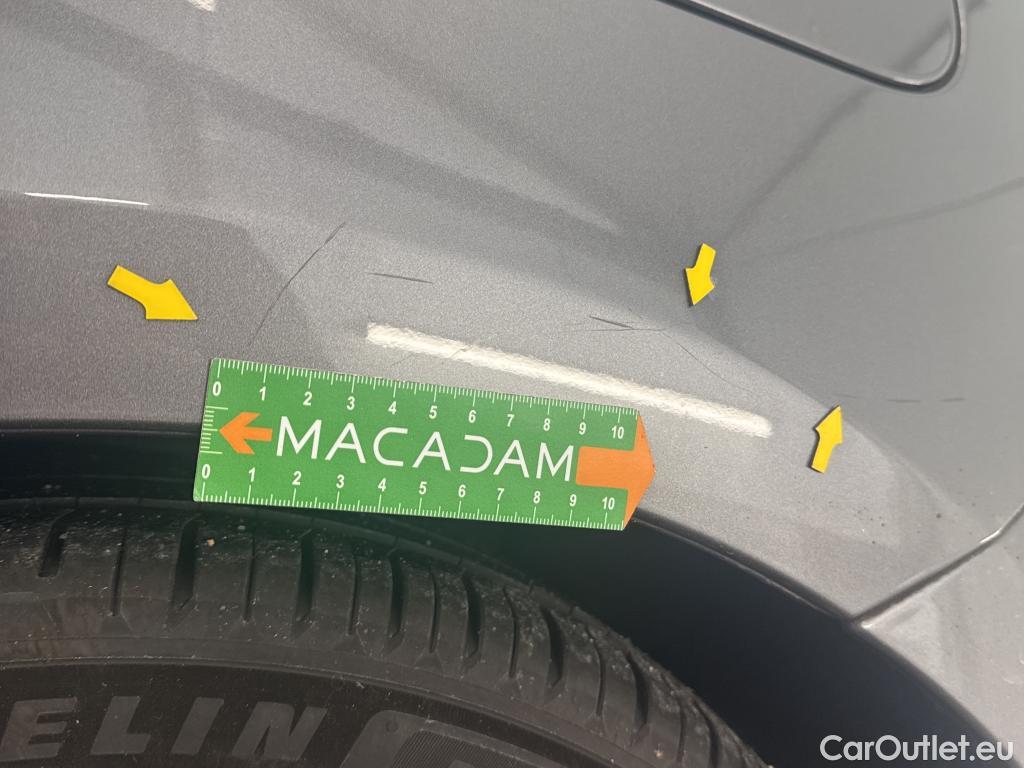  Mercedes  A-Klasse MERCEDES-BENZ Classe A Compact / 2018 / 5P / Berline A 180 d AMG Line #18