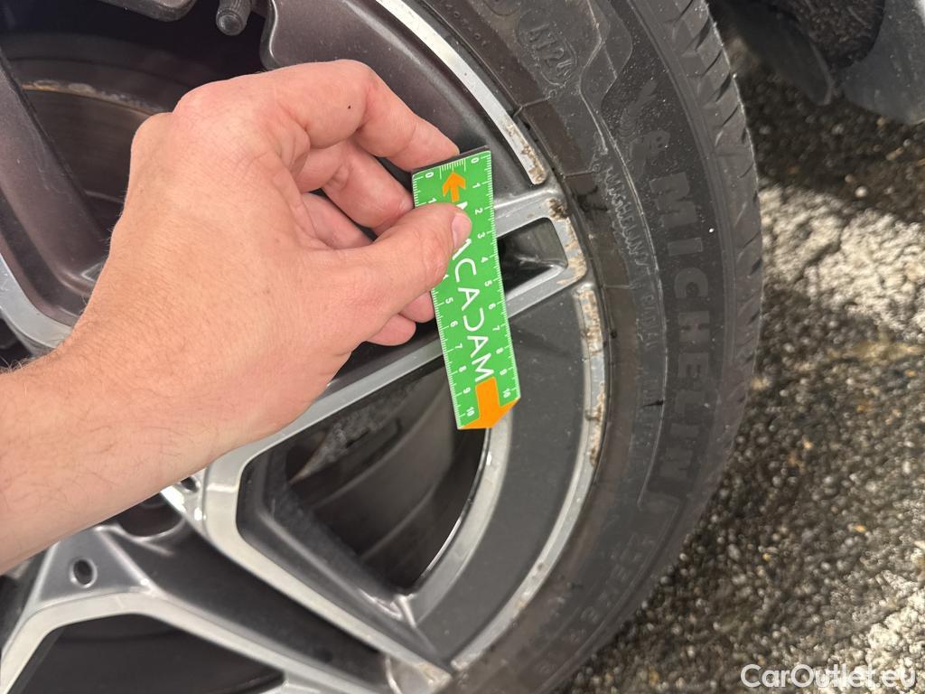  Mercedes  A-Klasse MERCEDES-BENZ Classe A Compact / 2018 / 5P / Berline A 180 d AMG Line #61