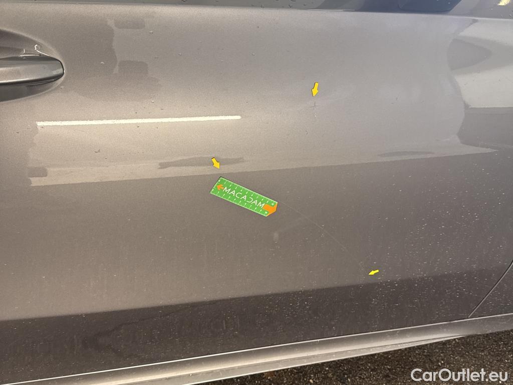  Mercedes  A-Klasse MERCEDES-BENZ Classe A Compact / 2018 / 5P / Berline A 180 d AMG Line #30