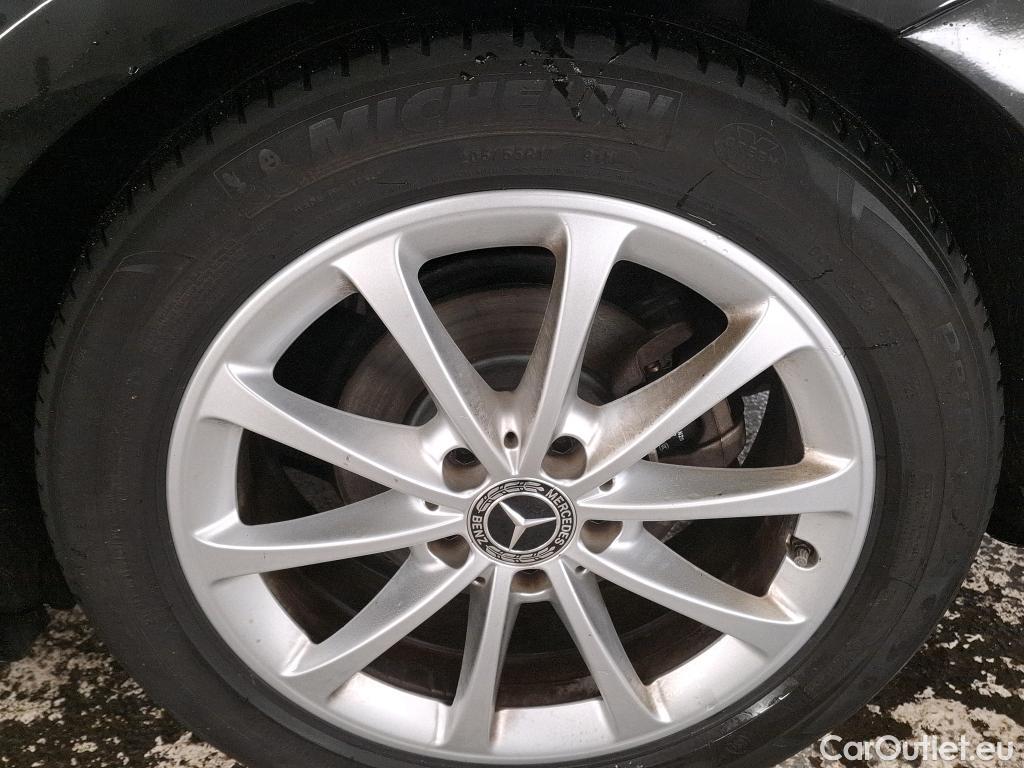  Mercedes  A-Klasse MERCEDES-BENZ Classe A Compact / 2018 / 5P / Berline A 200 d Business Line 8G-DCT #12