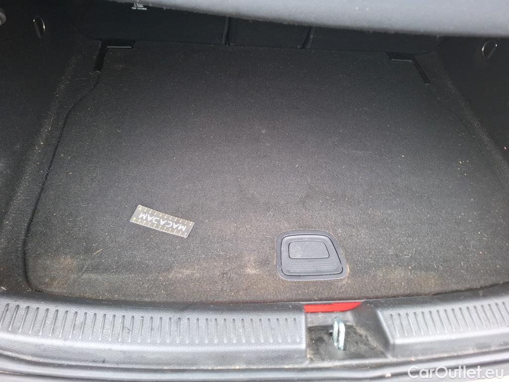  Mercedes  A-Klasse MERCEDES-BENZ Classe A Compact / 2018 / 5P / Berline A 180 d Business Line 8G-DCT #4