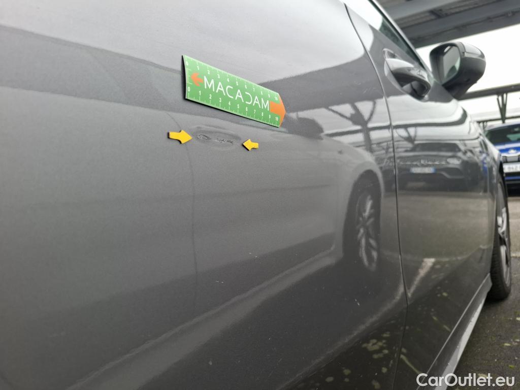  Mercedes  A-Klasse MERCEDES-BENZ Classe A Compact / 2018 / 5P / Berline A 180 d AMG Line #13