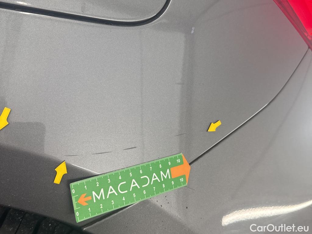  Mercedes  A-Klasse MERCEDES-BENZ Classe A Compact / 2018 / 5P / Berline A 180 d AMG Line #19